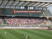 Padova – Modena 2-0. Biancoscudati in 10 per un’ora, trascinati da Cacia e Italiano!