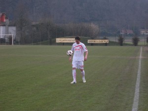 Matteo Ardemagni palleggia per i fotografi