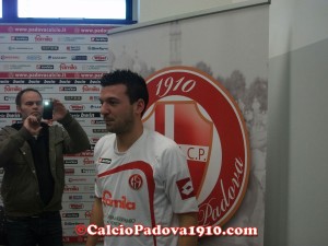 Hochstrasser con la maglia del Padova