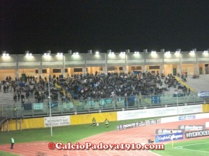 Tifosi atalantini presenti in massa e già un ora prima del match