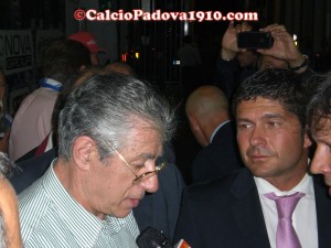 Bossi presenzia alla festa del Novara