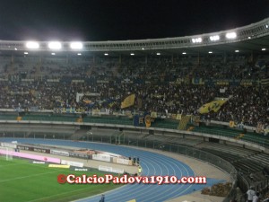 La curva dell'Hellas