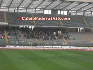 Comincia ad arrivare gente in Fattori