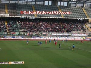 Preparativi in Fattori e squadre in riscaldamento