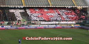 La coreografia della Tribuna Fattori