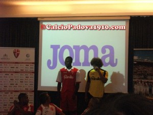 Feltscher e Babacar: Presentazione nuove maglie Calcio Padova Joma 2012/2013