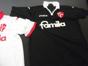 La nuova maglia Joma e la divisa da portiere