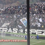 Curva Ferrovia con i tifosi dello Spezia